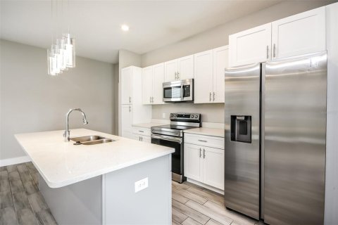 Casa en alquiler en Kissimmee, Florida, 4 dormitorios, 149.11 m2 № 2112984 - foto 6