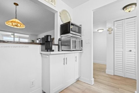 Condominio en venta en Sunrise, Florida, 1 dormitorio, 59.46 m2 № 1851908 - foto 18