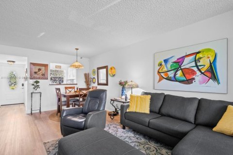 Condominio en venta en Sunrise, Florida, 1 dormitorio, 59.46 m2 № 1851908 - foto 8