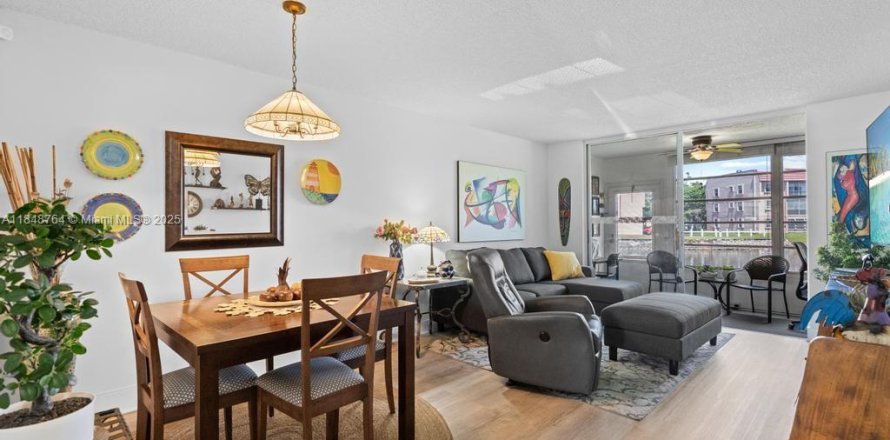 Condominio en Sunrise, Florida, 1 dormitorio № 1851908