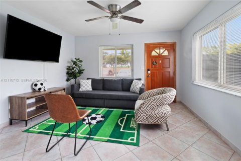 Villa ou maison à louer à Dania Beach, Floride: 1 chambre, 73.39 m2 № 2426596 - photo 3