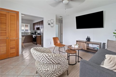 Villa ou maison à louer à Dania Beach, Floride: 1 chambre, 73.39 m2 № 2426596 - photo 5