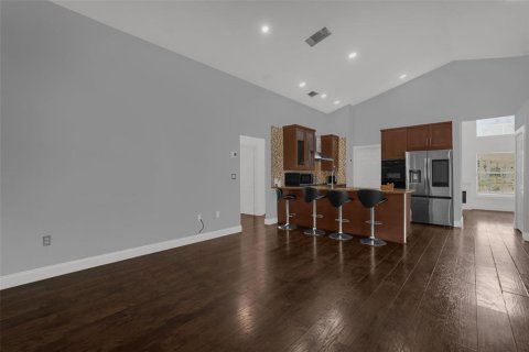 House in Davenport, Florida 4 bedrooms, 139.91 sq.m. № 2095876 - photo 9