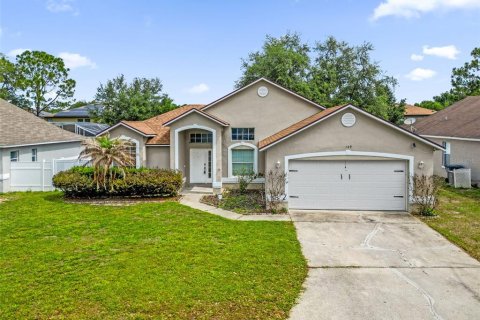 House in Davenport, Florida 4 bedrooms, 139.91 sq.m. № 2095876 - photo 2
