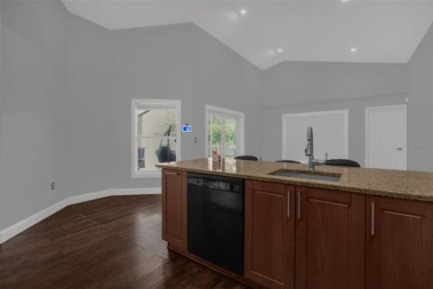House in Davenport, Florida 4 bedrooms, 139.91 sq.m. № 2095876 - photo 12