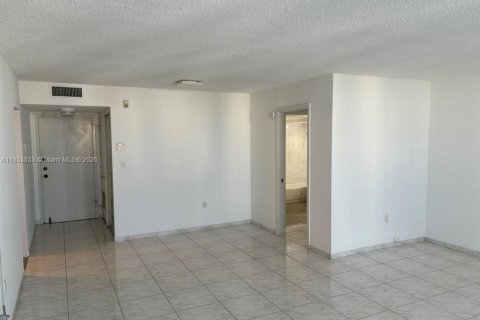 Copropriété à louer à Aventura, Floride: 2 chambres, 99.68 m2 № 1979372 - photo 10