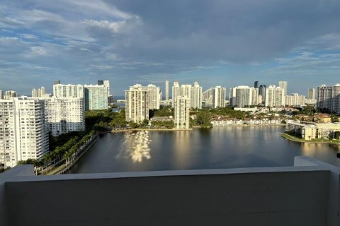 Copropriété à louer à Aventura, Floride: 2 chambres, 99.68 m2 № 1979372 - photo 8