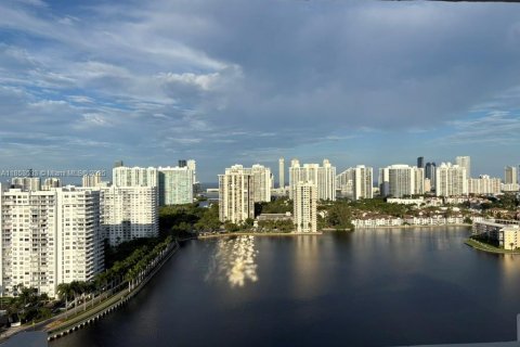 Copropriété à louer à Aventura, Floride: 2 chambres, 99.68 m2 № 1979372 - photo 1
