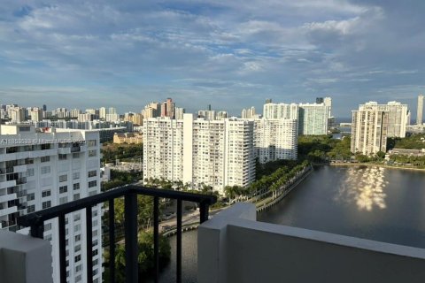 Copropriété à louer à Aventura, Floride: 2 chambres, 99.68 m2 № 1979372 - photo 12