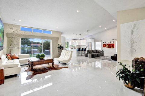Villa ou maison à louer à Miramar, Floride: 5 chambres, 242.2 m2 № 2431307 - photo 3