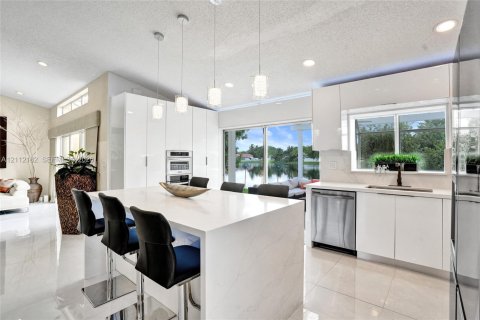 Villa ou maison à louer à Miramar, Floride: 5 chambres, 242.2 m2 № 2431307 - photo 13