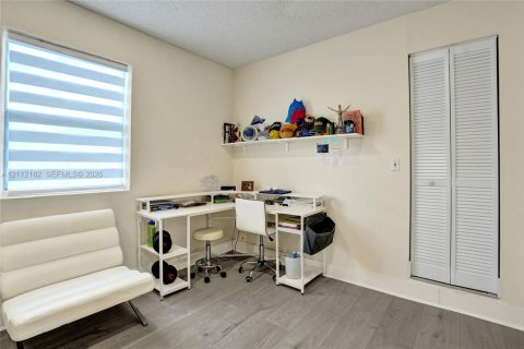 Villa ou maison à louer à Miramar, Floride: 5 chambres, 242.2 m2 № 2431307 - photo 28