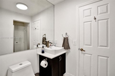 Villa ou maison à louer à Miramar, Floride: 5 chambres, 242.2 m2 № 2431307 - photo 30