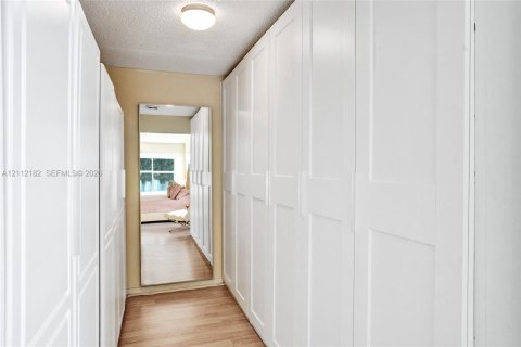 Villa ou maison à louer à Miramar, Floride: 5 chambres, 242.2 m2 № 2431307 - photo 21