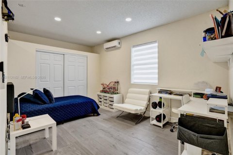 Villa ou maison à louer à Miramar, Floride: 5 chambres, 242.2 m2 № 2431307 - photo 27