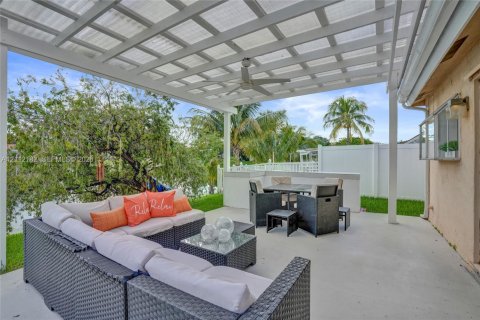Villa ou maison à louer à Miramar, Floride: 5 chambres, 242.2 m2 № 2431307 - photo 15