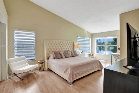 Villa ou maison à louer à Miramar, Floride: 5 chambres, 242.2 m2 № 2431307 - photo 19