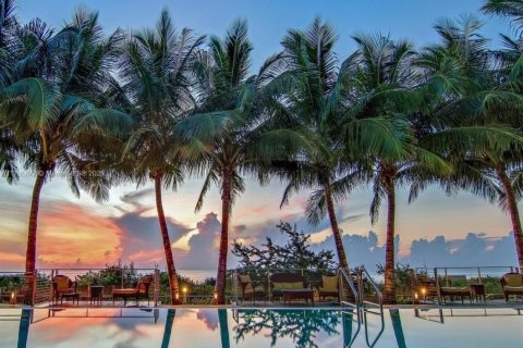 Condo in Miami Beach, Florida, 2 bedrooms  № 1939479 - photo 15