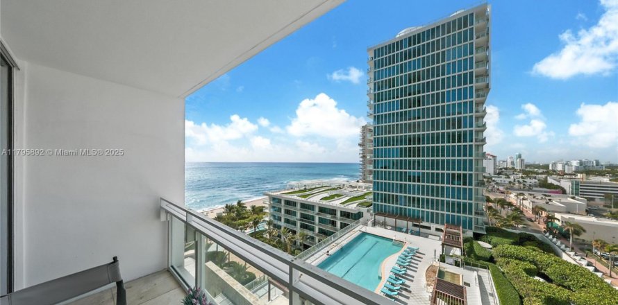 Condo in Miami Beach, Florida, 2 bedrooms  № 1939479