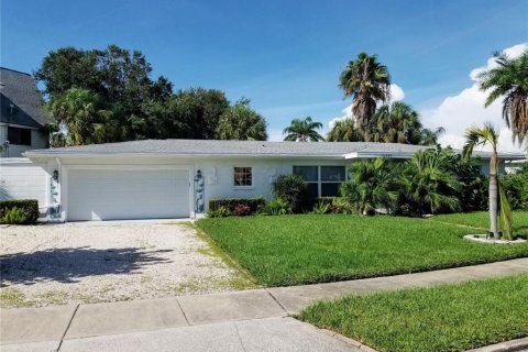 Villa ou maison à vendre à Madeira Beach, Floride: 3 chambres, 179.12 m2 № 1421378 - photo 2