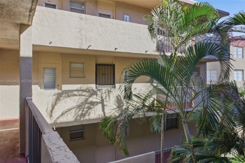 Condo in Plantation, Florida, 2 bedrooms  № 2026785 - photo 26