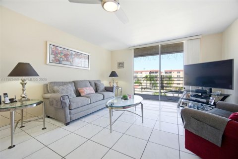 Condo in Plantation, Florida, 2 bedrooms  № 2026785 - photo 2