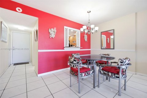 Condo in Plantation, Florida, 2 bedrooms  № 2026785 - photo 4