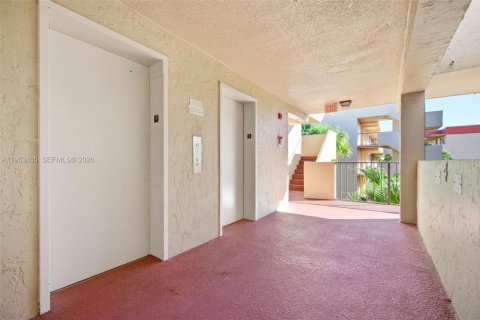 Condo in Plantation, Florida, 2 bedrooms  № 2026785 - photo 29