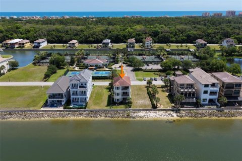 House in Palm Coast, Florida 5 bedrooms, 384.15 sq.m. № 2119780 - photo 2