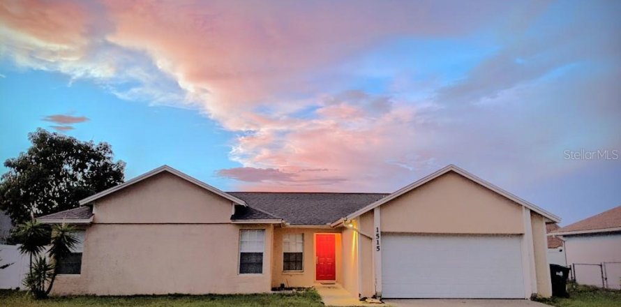 House in Orlando, Florida 4 bedrooms, 163.32 sq.m. № 1858002
