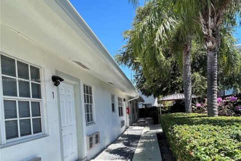 Villa ou maison à louer à Miami, Floride: 2 chambres, 69.68 m2 № 1944650 - photo 12