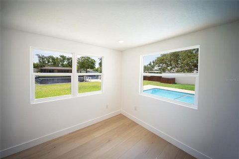 House in Saint Petersburg, Florida 3 bedrooms, 148.92 sq.m. № 1835344 - photo 29