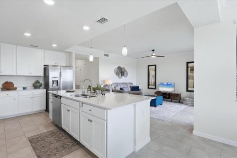 Condo in Lakewood Ranch, Florida, 2 bedrooms in LAKEWOOD NATIONAL № 2220824 - photo 22