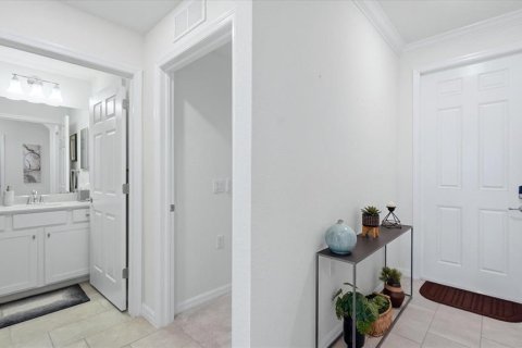 Condo in Lakewood Ranch, Florida, 2 bedrooms in LAKEWOOD NATIONAL № 2220824 - photo 29