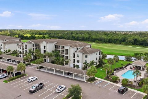 Condo in Lakewood Ranch, Florida, 2 bedrooms in LAKEWOOD NATIONAL № 2220824 - photo 6