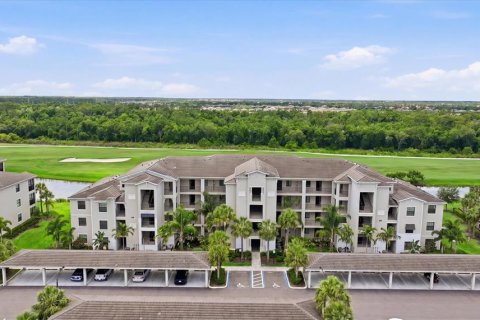 Condo in Lakewood Ranch, Florida, 2 bedrooms in LAKEWOOD NATIONAL № 2220824 - photo 3