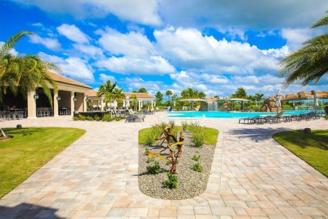Condo in Lakewood Ranch, Florida, 2 bedrooms in LAKEWOOD NATIONAL № 2220824 - photo 8