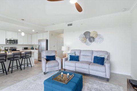 Condo in Lakewood Ranch, Florida, 2 bedrooms in LAKEWOOD NATIONAL № 2220824 - photo 19