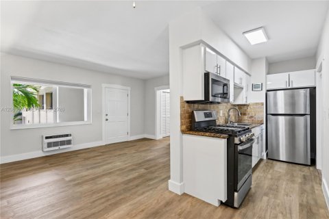 Appartement à louer à Coral Gables, Floride: 1 chambre, 64.1 m2 № 2340343 - photo 9