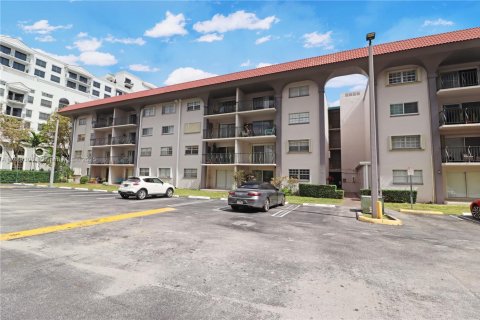 Condo in Miami, Florida, 2 bedrooms  № 1862221 - photo 22