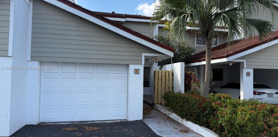 Touwnhouse à Hollywood, Floride 3 chambres, 139.35 m2 № 2182445
