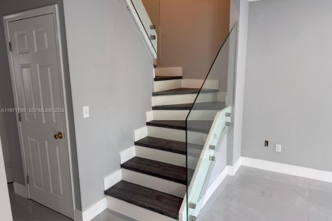 Touwnhouse à vendre à Hollywood, Floride: 3 chambres, 139.35 m2 № 2182445 - photo 14