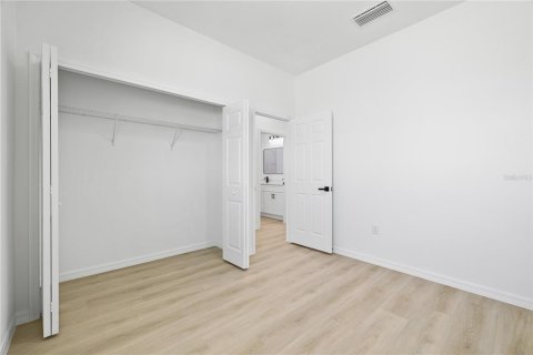 Villa ou maison à vendre à Poinciana, Floride: 4 chambres, 149.39 m2 № 2413753 - photo 30