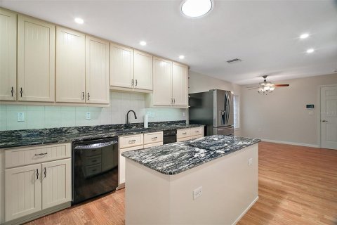 Купить виллу или дом в Белвью, Флорида 3 комнаты, 262.63м2, № 1608316 - фото 15