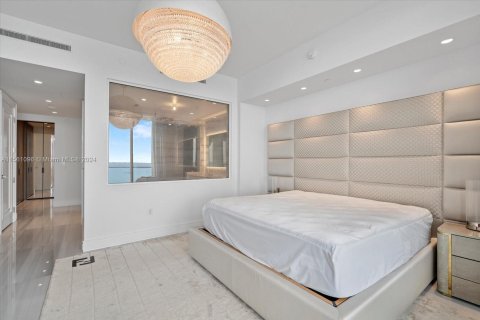Condominio en venta en Sunny Isles Beach, Florida, 4 dormitorios, 305.37 m2 № 2016817 - foto 25