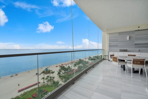 Condominio en venta en Sunny Isles Beach, Florida, 4 dormitorios, 305.37 m2 № 2016817 - foto 20