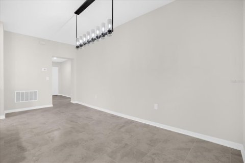 Villa ou maison à vendre à Mount Dora, Floride: 4 chambres, 171.87 m2 № 1843131 - photo 5