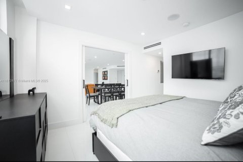 Condo in Miami Beach, Florida, 3 bedrooms  № 1875171 - photo 20