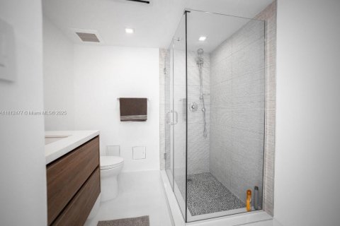 Condo in Miami Beach, Florida, 3 bedrooms  № 1875171 - photo 17