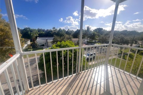 Снять в аренду квартиру в Норт-Майами, Флорида 1 спальня, 66.89м2, № 1991817 - фото 8